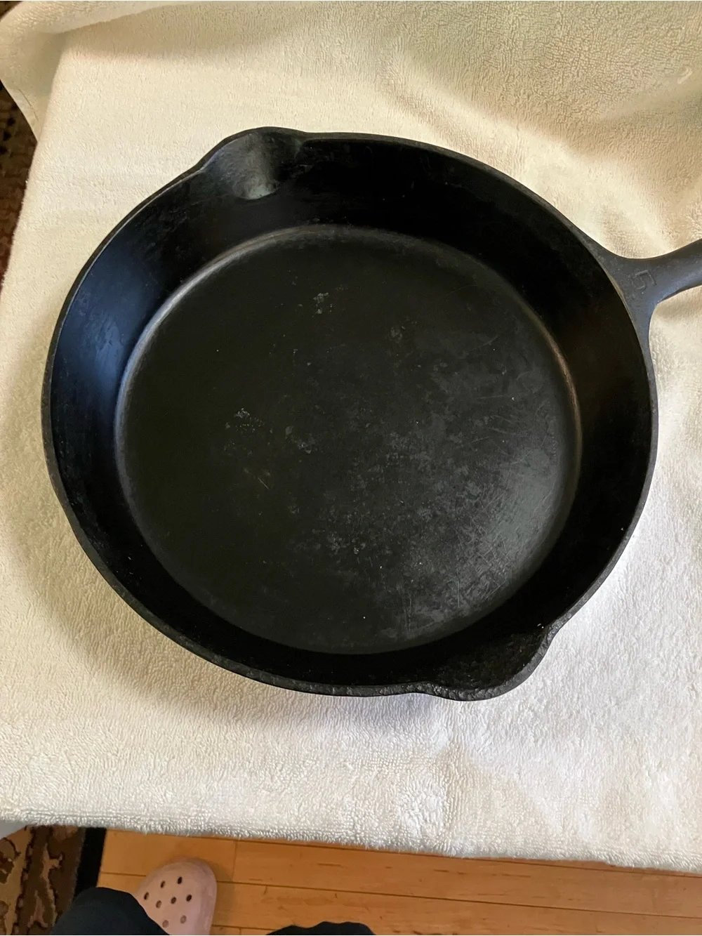 Antique Griswold #9 Cast Iron Skillet frying pan